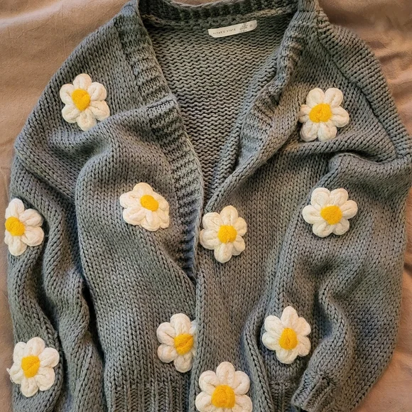 ALTAR'D 3D daisy knit sweater - Picture 6 of 10